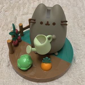 Exclusive Pusheen Gardening Vinyl Spring 2022 Pusheen Box